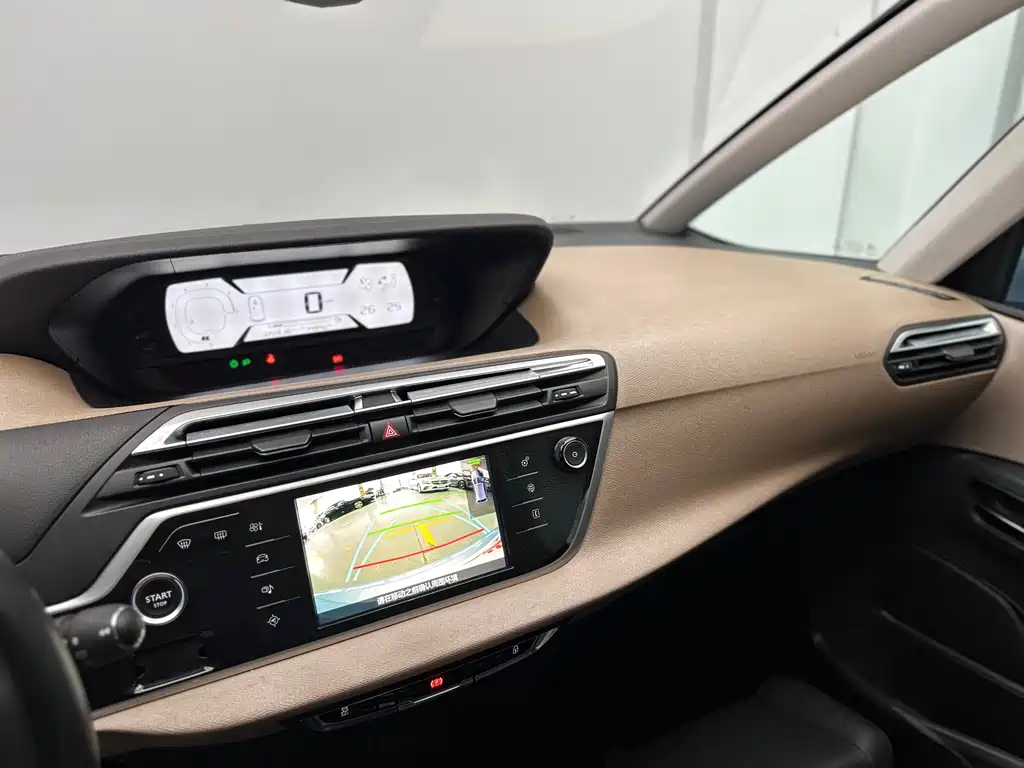Citroen C4 Picasso 2016 — фото 29