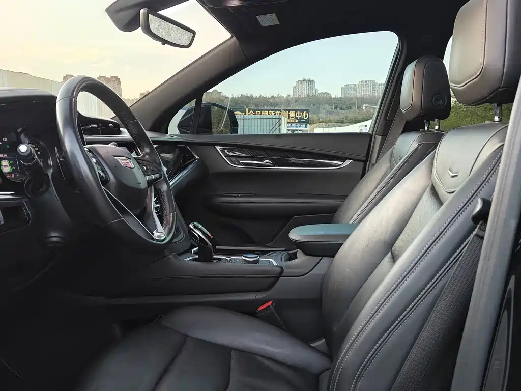 Cadillac XT6 2020 — фото 8