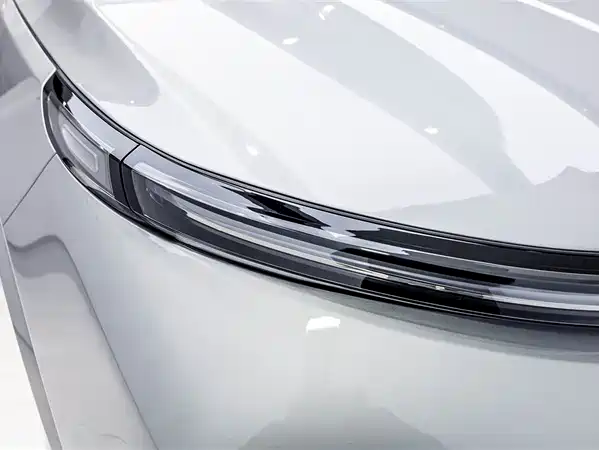 Li Auto L8 2025