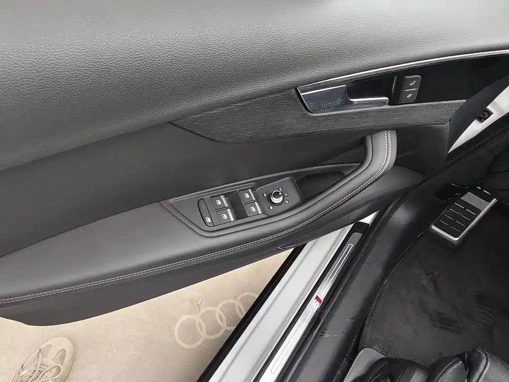 Audi A4L 2023 — фото 16