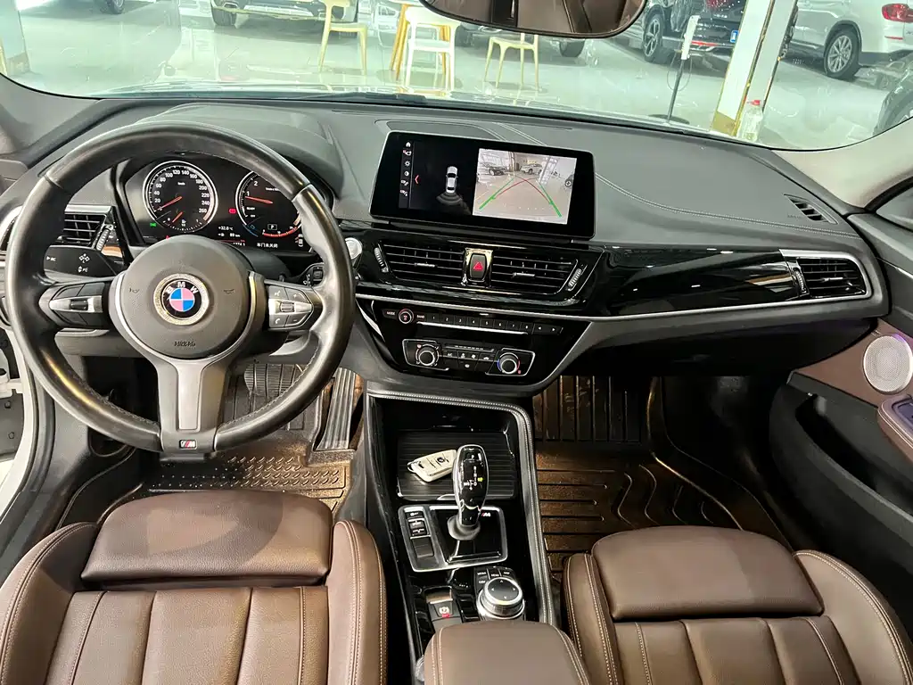 BMW 1 Series 2022 — фото 11