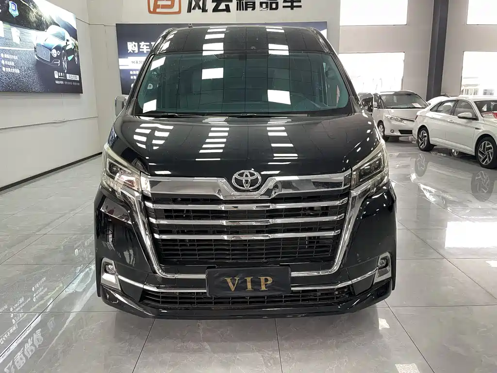 Toyota Hiace 2024 — фото 2