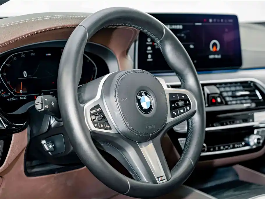 BMW 5 Series 2021 — фото 9