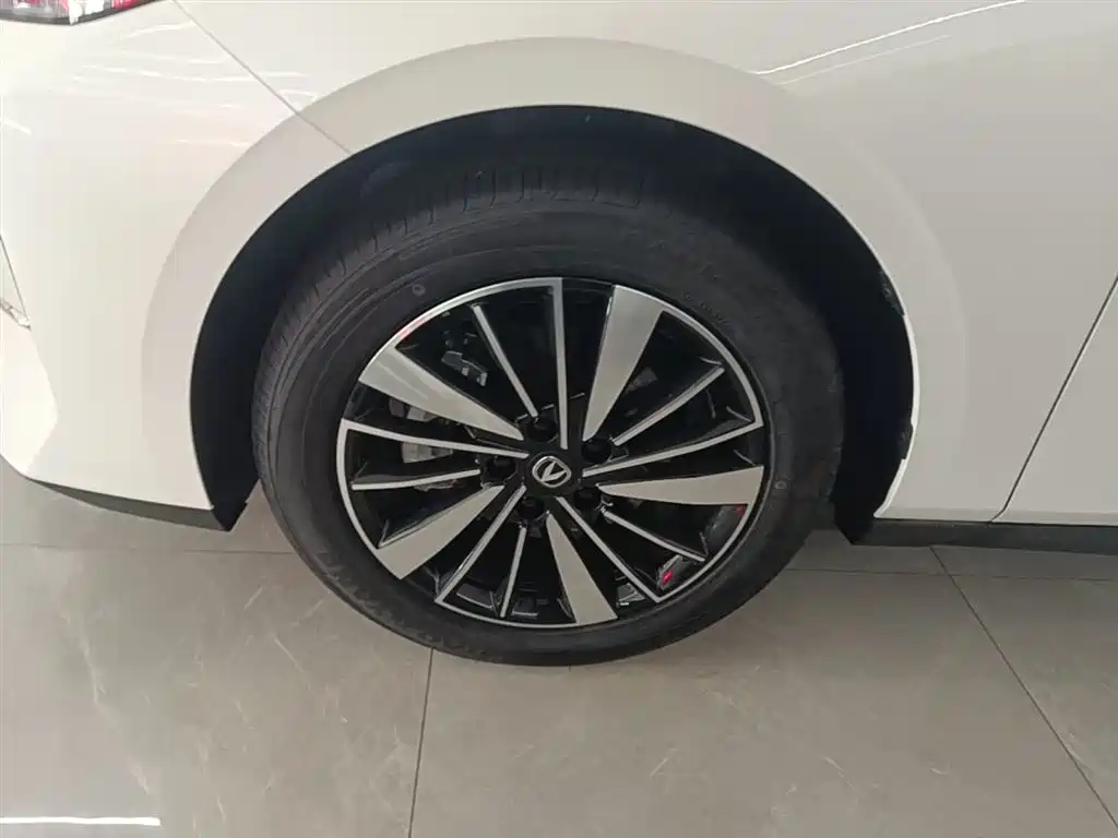 Changan Eado PHEV 2026 — фото 23