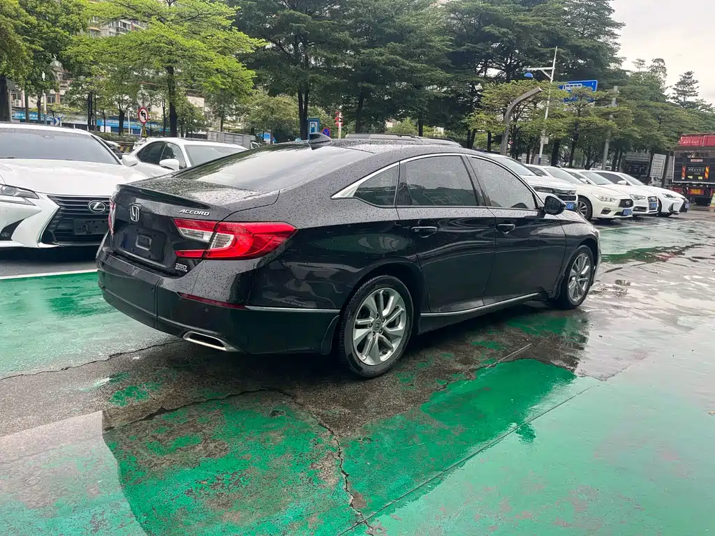Honda Accord 2021 — фото 9