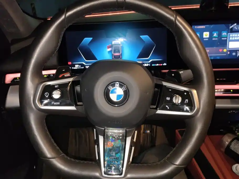 BMW 5 Series 2025 — фото 15