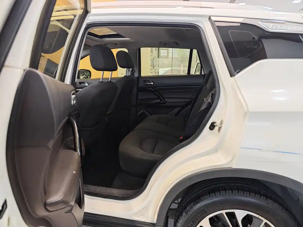 GAC Motor Trumpchi GS4 2015 — фото 21