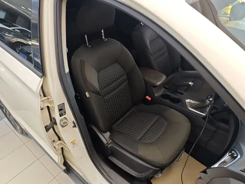 GAC Motor Trumpchi GS4 2015 — фото 31