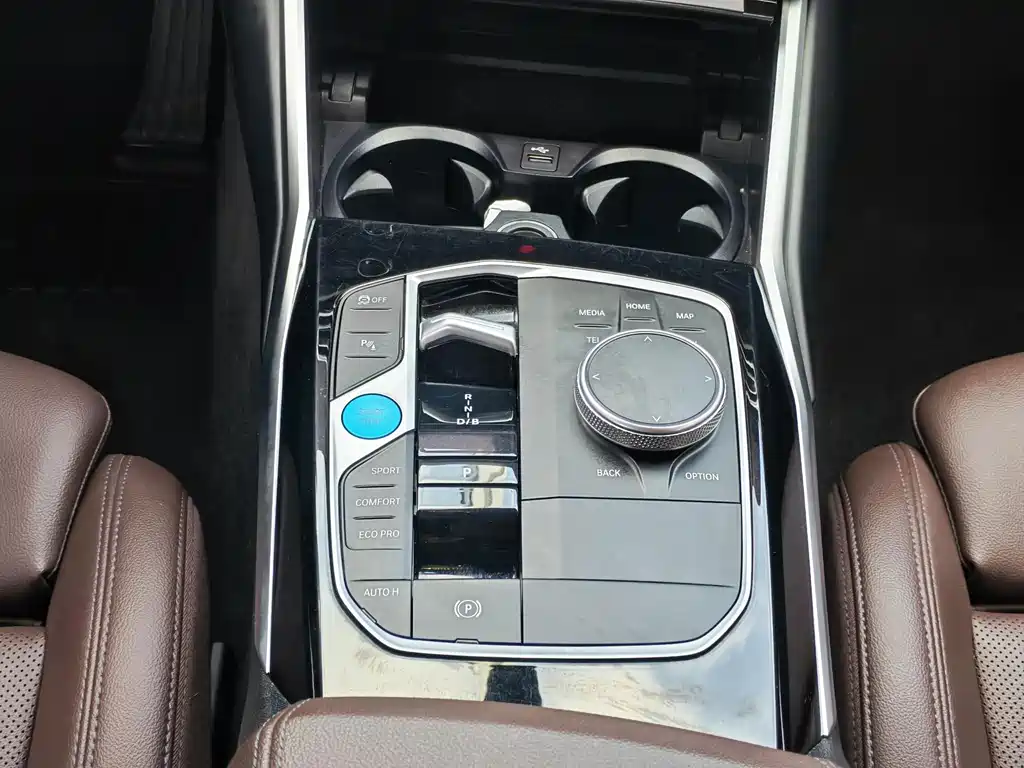 BMW i3 2024 — фото 12