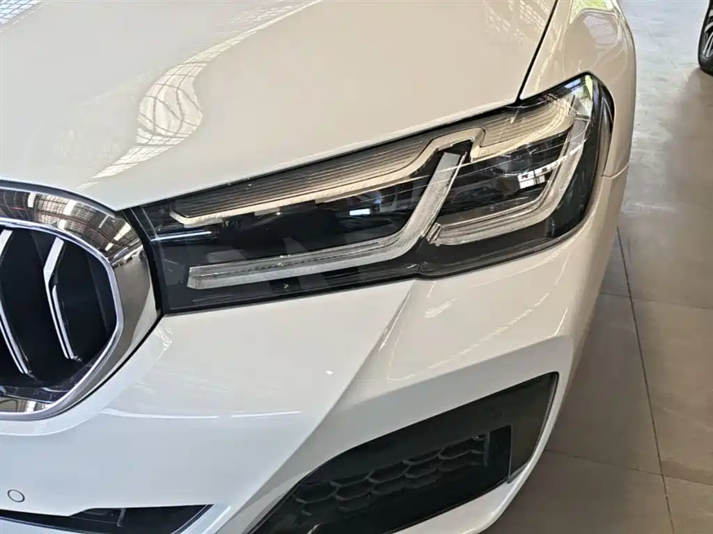 BMW 5 Series 2023 — фото 24