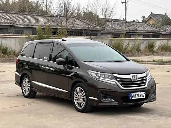 Honda Elysion 2016
