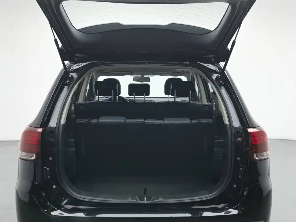 Mitsubishi Outlander 2021 — фото 16