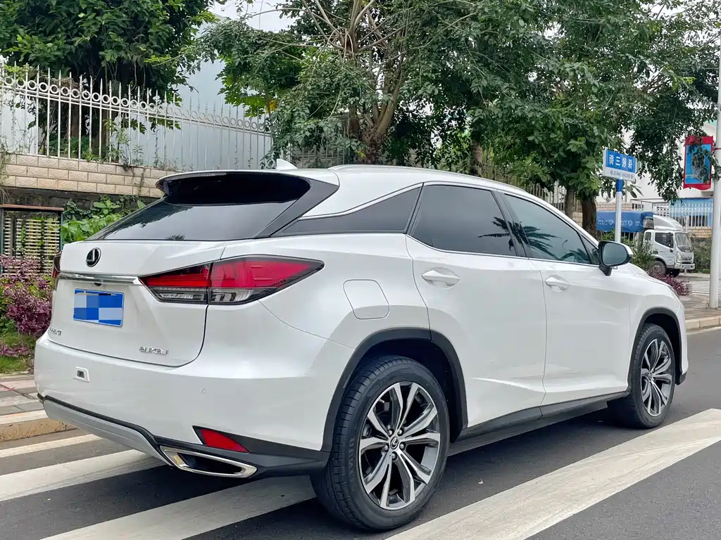Lexus RX 2022 — фото 7