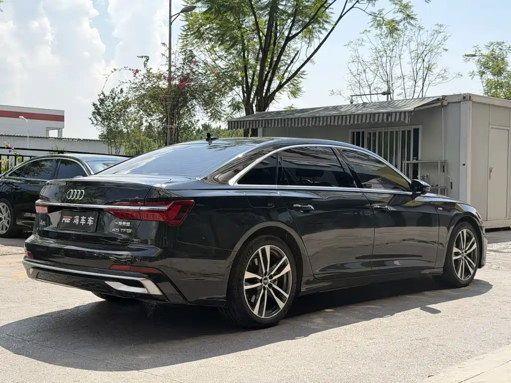 Audi A6L 2023 — фото 11