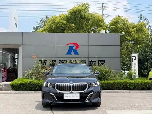 BMW i5 2025
