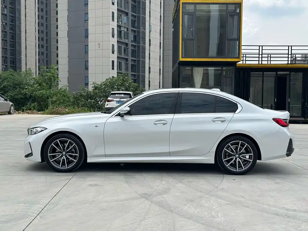 BMW 3 Series 2023