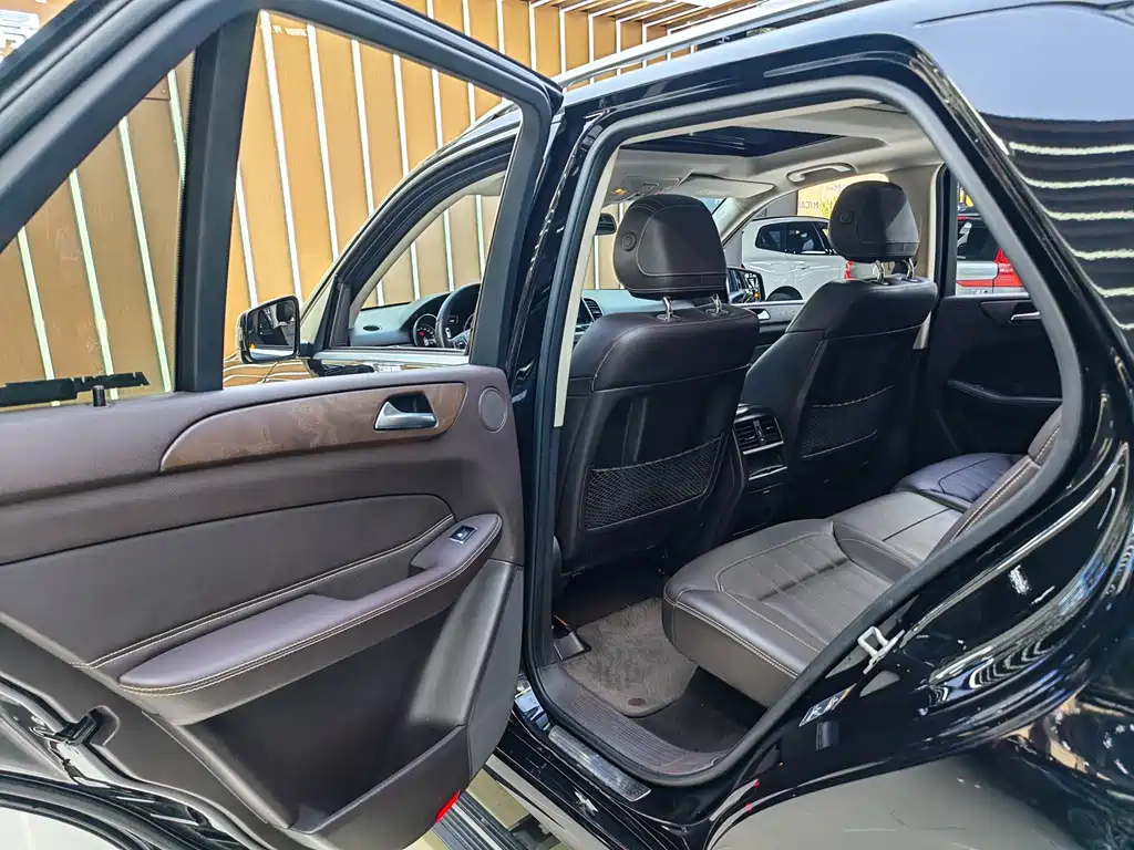 Mercedes-Benz GLE 2017 — фото 10