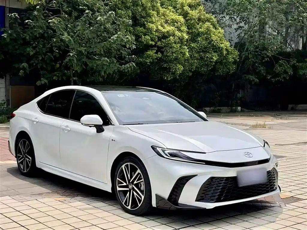 Toyota Camry 2024 — фото 13