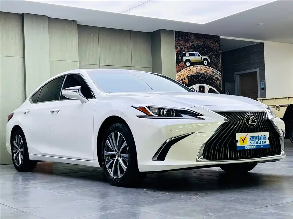 Lexus ES 2020 — фото 3