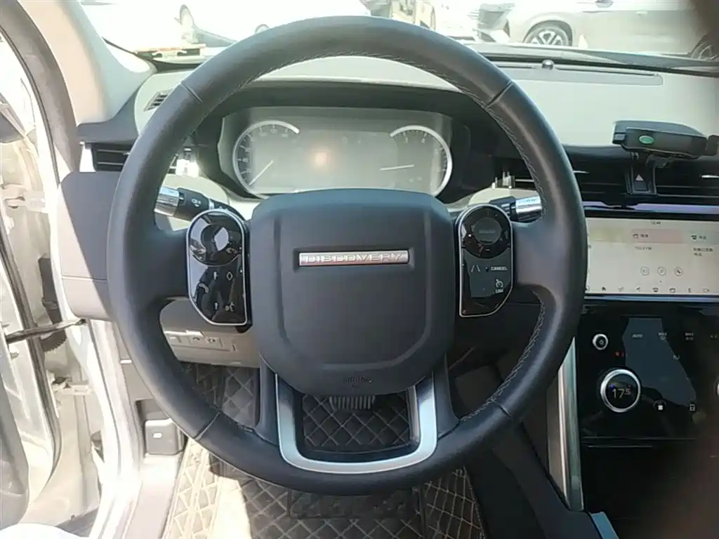 Land Rover Discovery Sport 2021 — фото 11