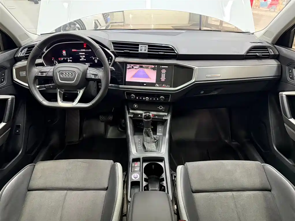 Audi Q3 2023 — фото 16