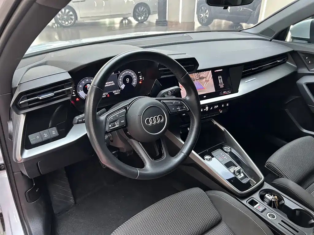 Audi A3 2023 — фото 12