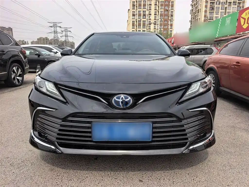 Toyota Camry 2023 — фото 7