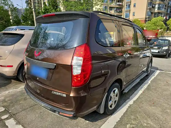 Wuling Hongguang 2016