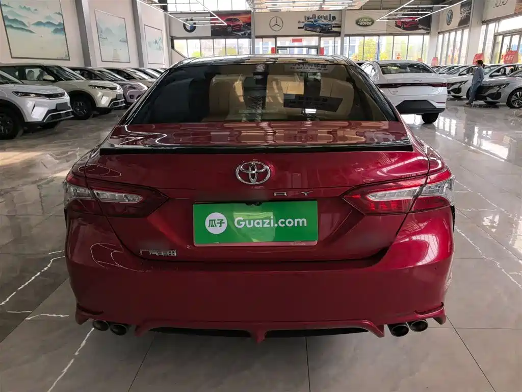 Toyota Camry 2018 — фото 6