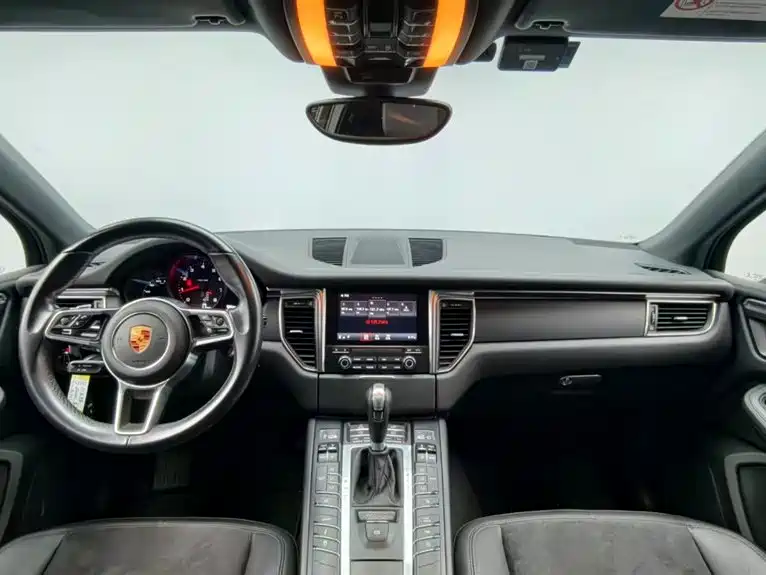 Porsche Macan 2018 — фото 10