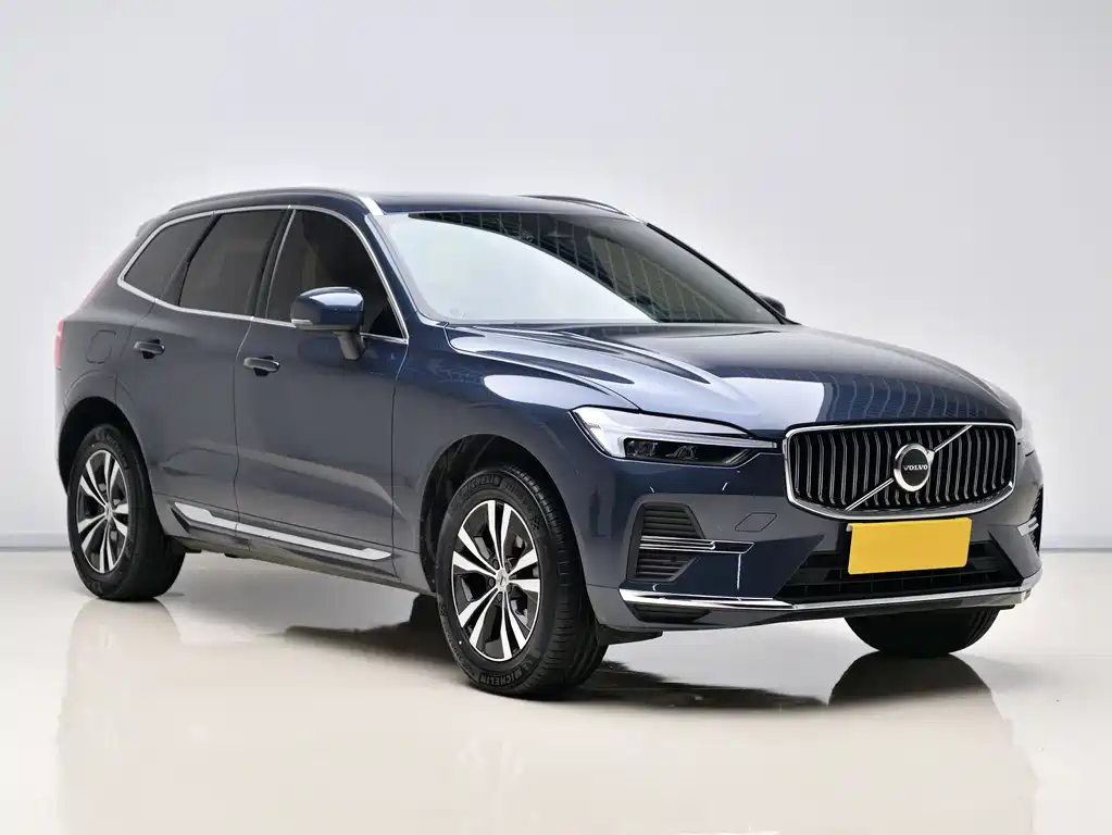 Volvo XC60 2023 — фото 3