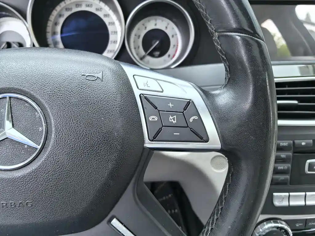 Mercedes-Benz C-Class 2011 — фото 12