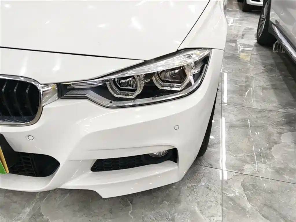 BMW 3 Series 2019 — фото 24