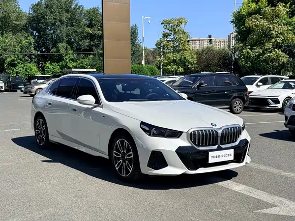BMW 5 Series 2025