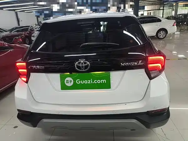 Toyota Yaris L 2023