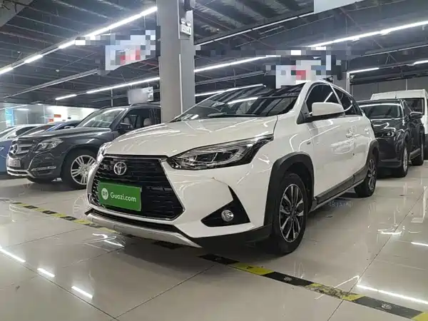 Toyota Yaris L 2023