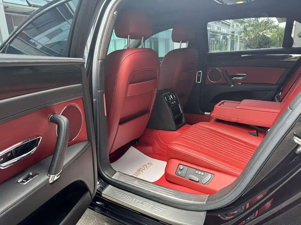 Bentley Flying Spur 2019 — фото 10