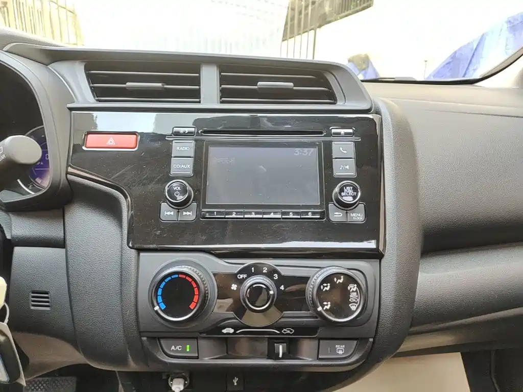 Honda Fit 2017 — фото 9