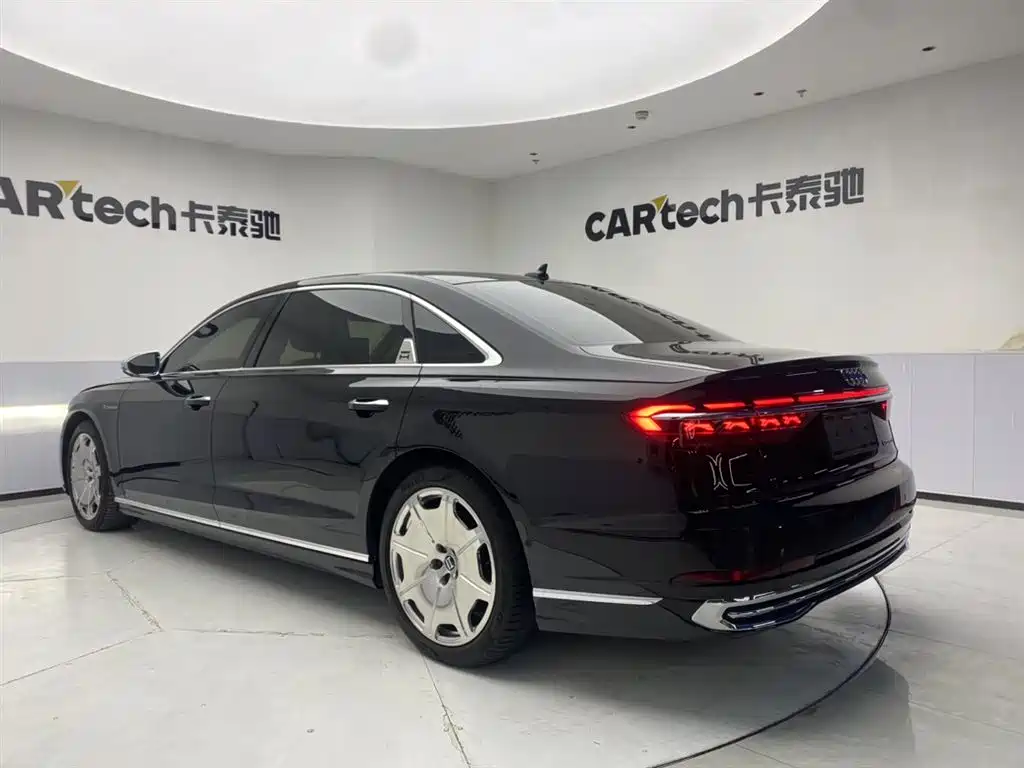 Audi A8 2022 — фото 7