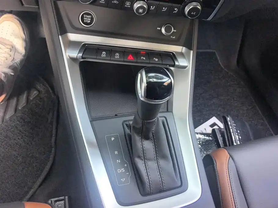 Audi Q3 2021 — фото 16