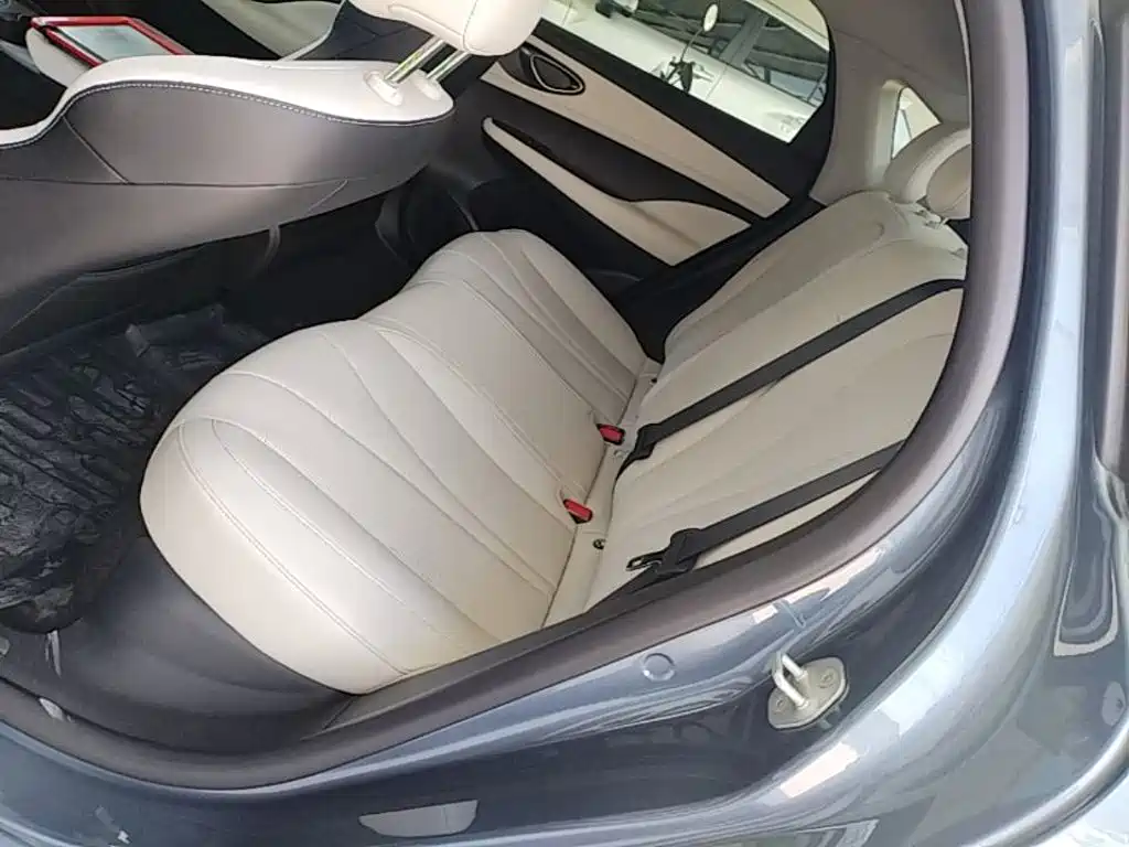 BYD Seal 05 DM-i 2025 — фото 17