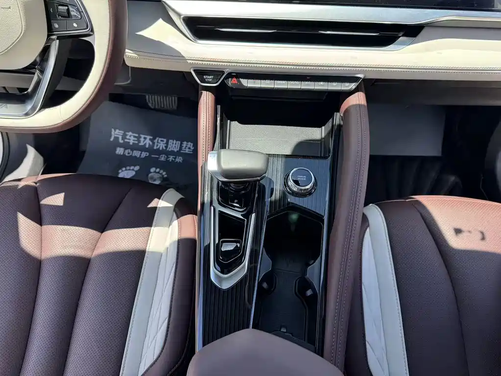 Geely Xingyue L 2022 — фото 32