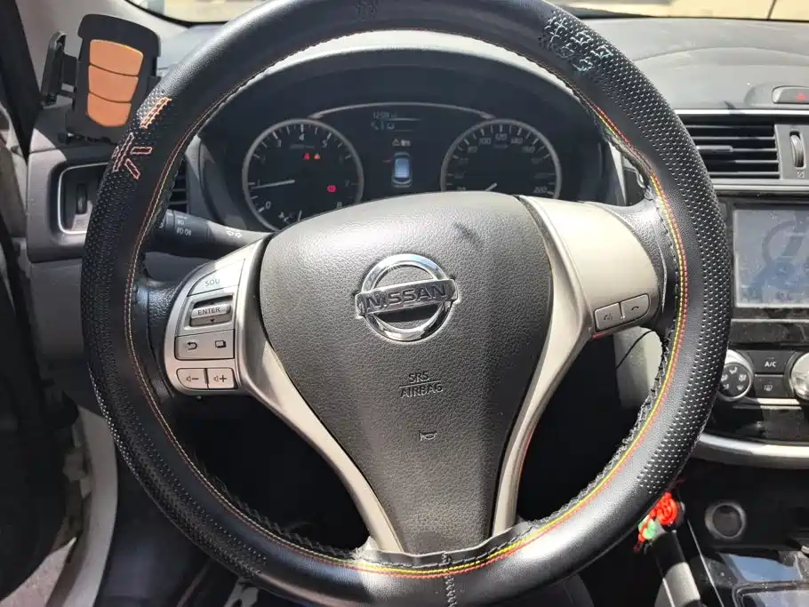 Nissan Tiida 2017 — фото 15