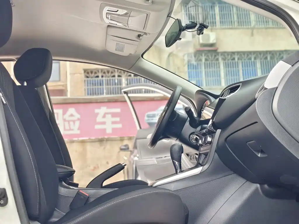 Nissan Sylphy 2022 — фото 13