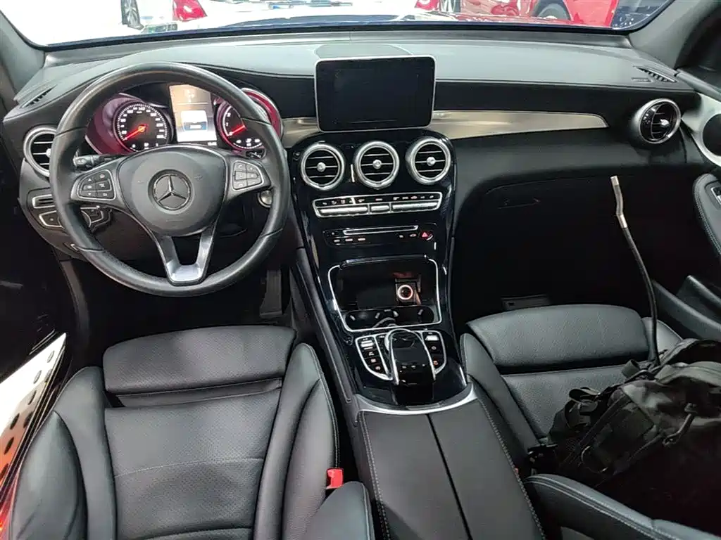 Mercedes-Benz GLC 2018 — фото 10