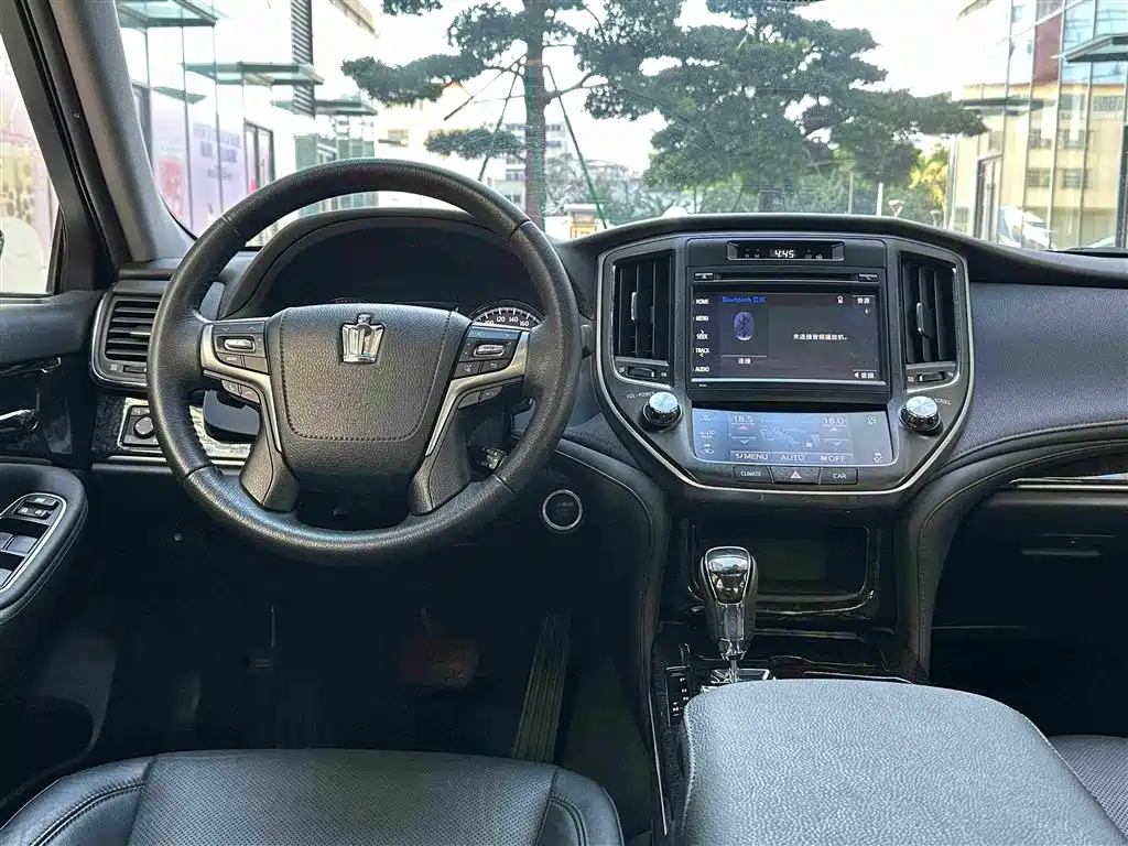 Toyota Crown 2019 — фото 12