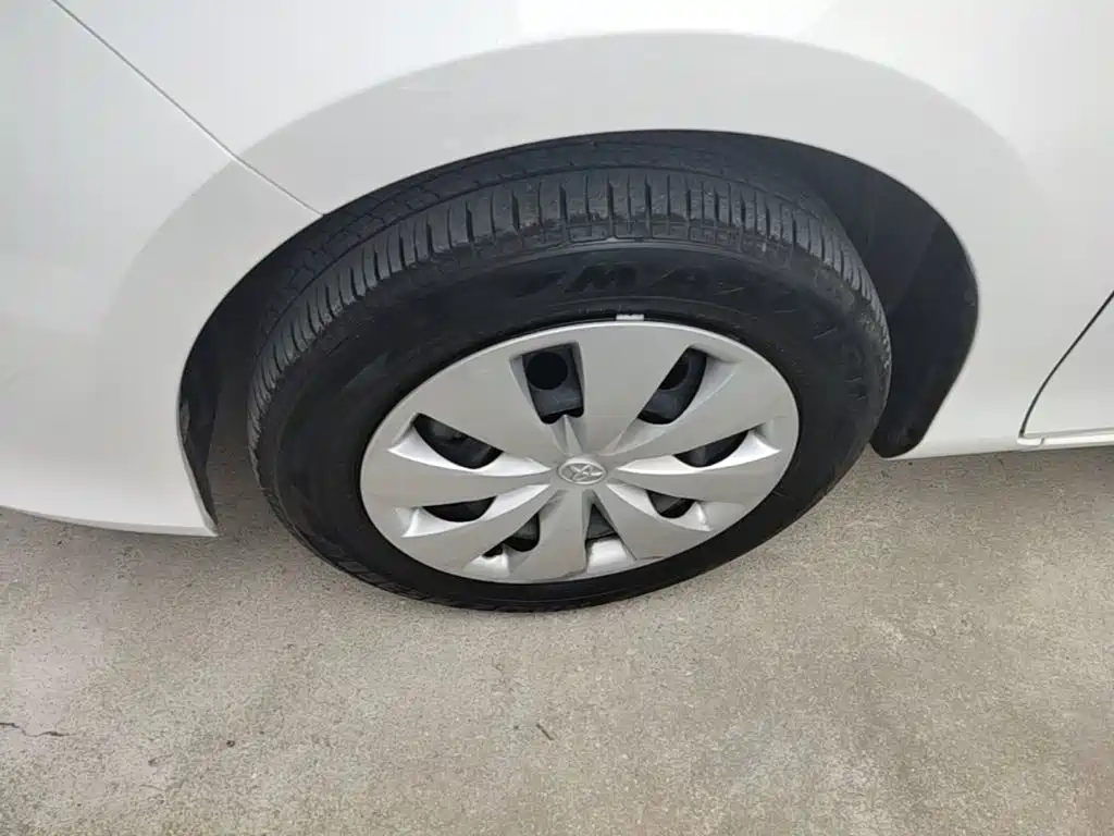 Toyota Yaris L 2021 — фото 23