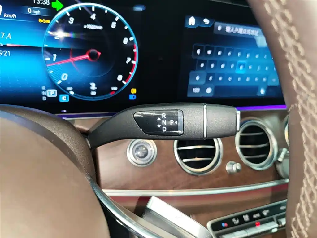 Mercedes-Benz E-Class 2023 — фото 14