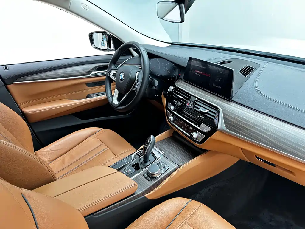 BMW 6 Series GT 2019 — фото 21
