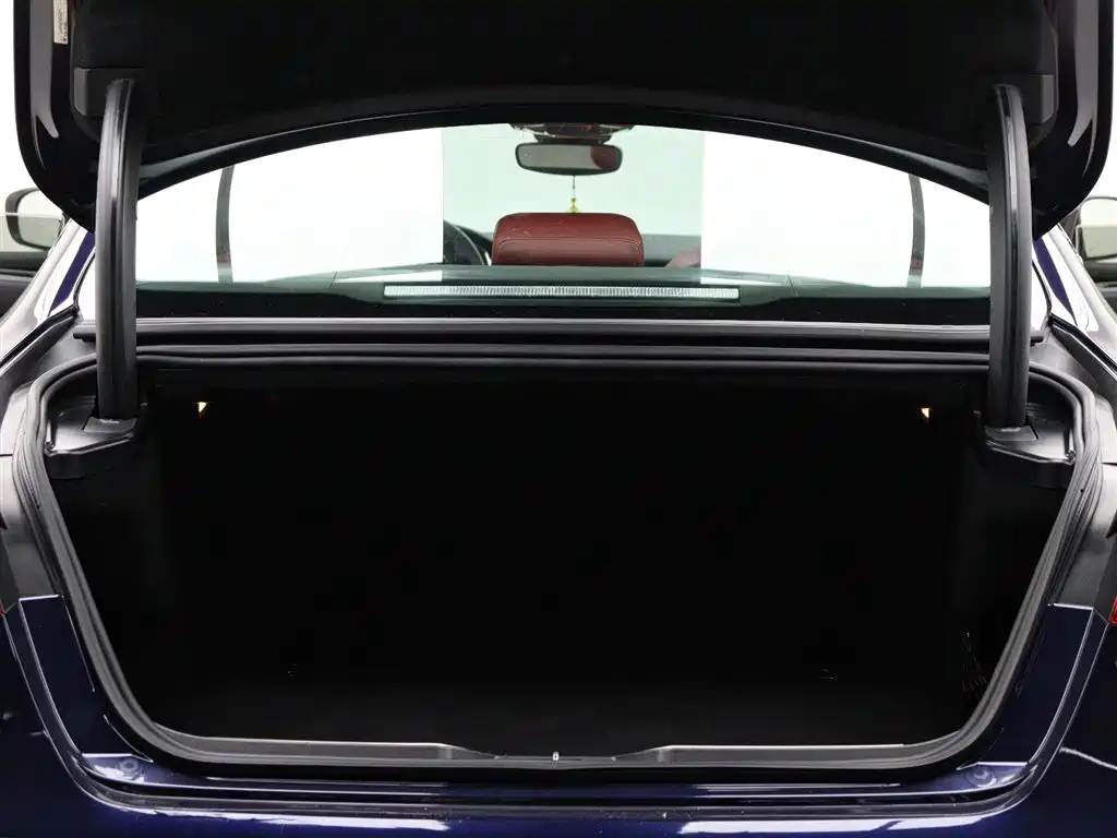 Maserati Quattroporte 2017 — фото 12